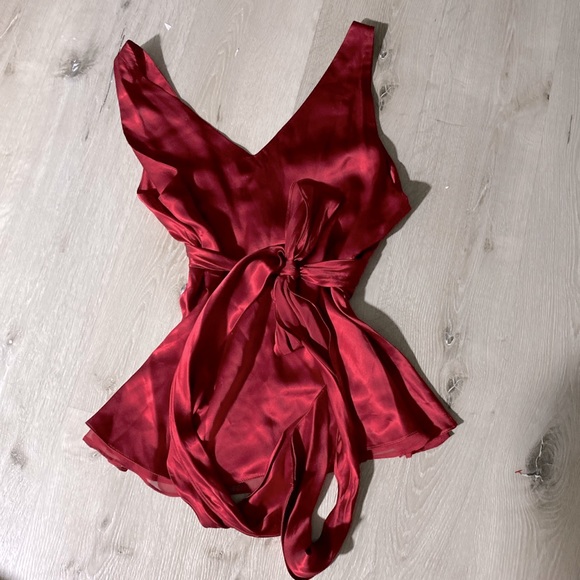 Red top - Picture 3 of 3